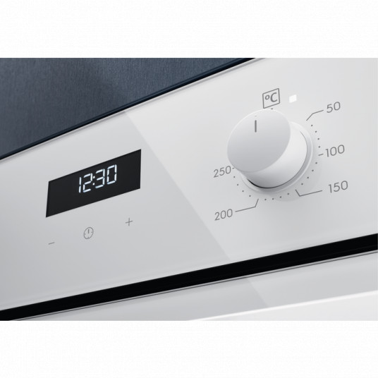 Uuni Electrolux EOF5C50BV