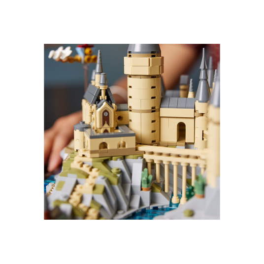 LEGO® 76419 Harry Potter™ Tylypahkan linna ja ympäristö