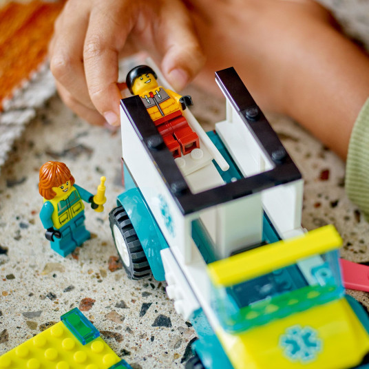 LEGO® 60403 City Ambulanssi ja lumilautailija