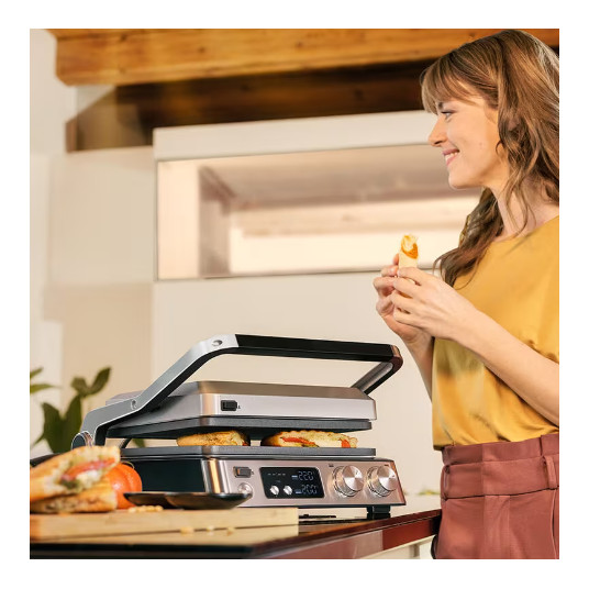 Sähkögrilli BRAUN MultiGrill 7 CG7044
