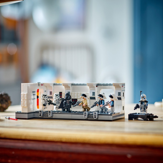 LEGO® 75387 Star Wars nousussa Tantive IV:lle