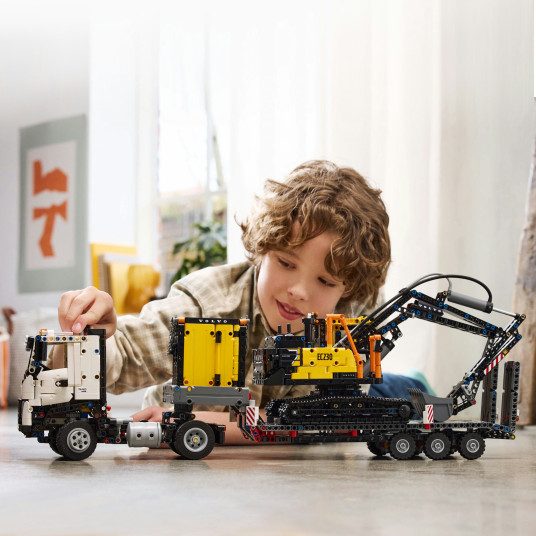 LEGO® 42175 Technic VOLVO FMX TRUCK & EC230 SÄHKÖKAIVUKONE