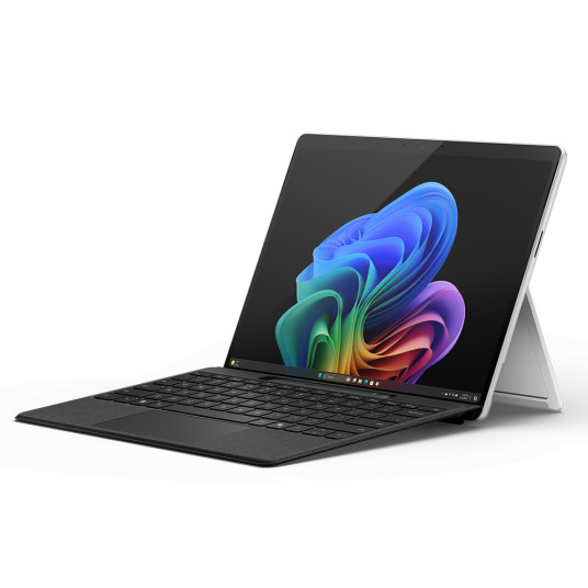 Kannettava tietokone Microsoft Surface Pro – Copilot + PC – 13” touchscreen – Snapdragon® Plus – 16GB Memory – 256GB SSD – 11th Edition – Platinum