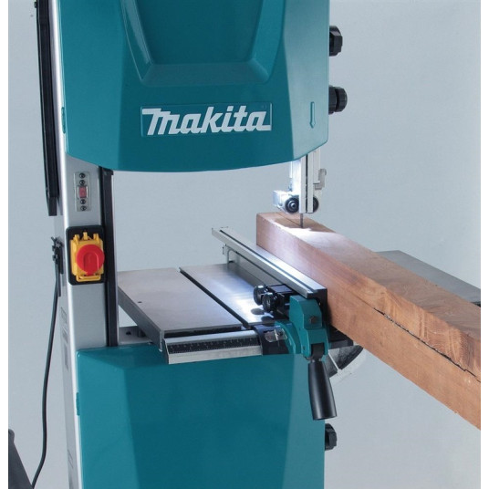 Saha Makita LB1200F, 900 W