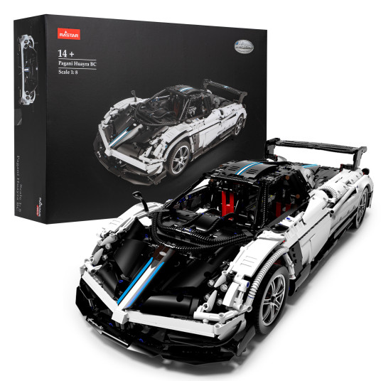 Pagani Huayra 1:8 malli, jossa on 2896 osaa ja avattavat ovet