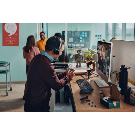 Kuulokkeet Poly Voyager Focus 2 USB-C-C Headset + USB-C/A Adapter + Charging Stand Black