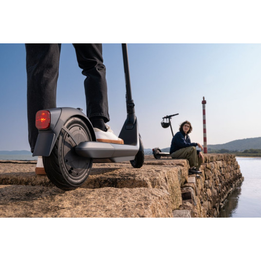 Sähköskootteri Ninebot KickScooter E2 PRO E Powered by Segway