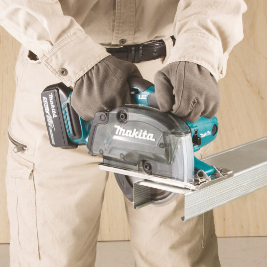 Metal cutting circular saw 18V MAKITA DCS552RTJ 135mm 2x5.0Ah