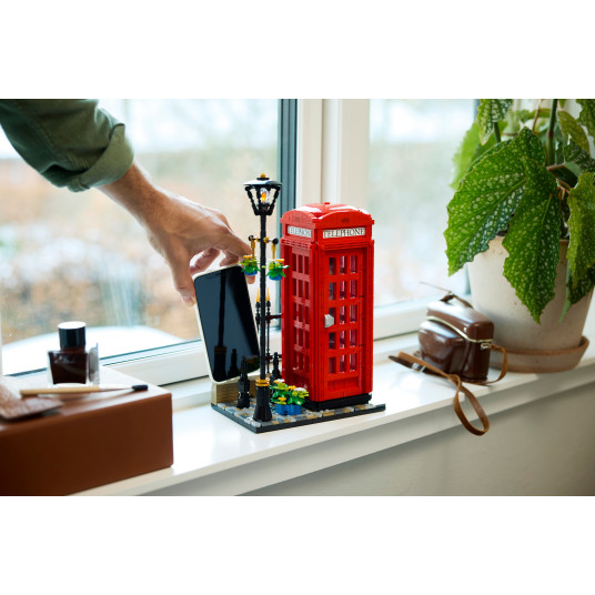 LEGO® 21347 Ideas Lontoon punainen puhelinkoppi