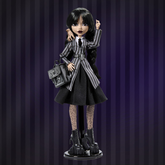 "Monster High X Wednesday Wednesday" -nukke mustassa mekossa