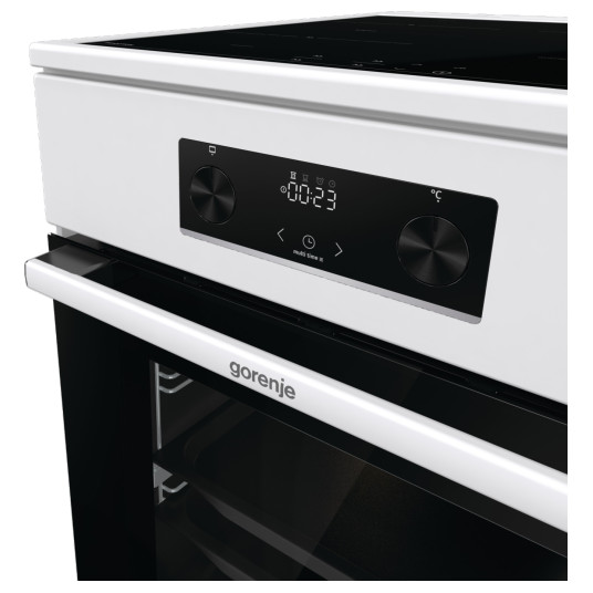 Induktioliesi sähköuunilla Gorenje GEIT5C60WPG