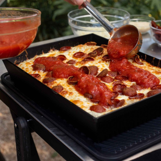 Ooni Detroit Style Pizza -leivinpannu (pieni)