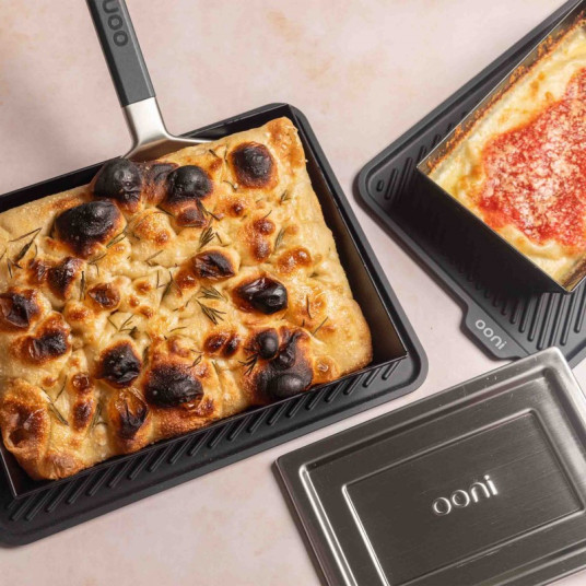 Ooni Detroit Style Pizza -leivinpannu (pieni)