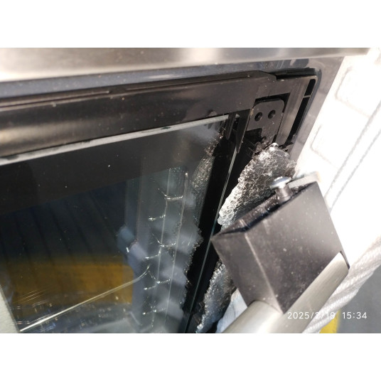 Uuni Electrolux EOC6H76X (rikkomusten kanssa)