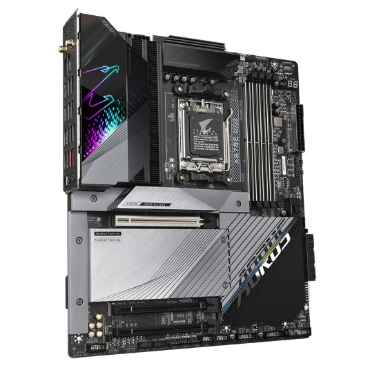 "AM5 GIGABYTE X670E AORUS MASTER DDR5"
