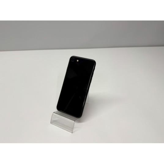 Puhelin Apple iPhone SE (2020) 64GB Black Renew Grade A