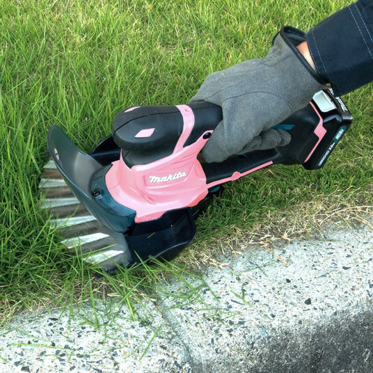 Ruoho- ja pensasleikkurit. 12V UM600DSAP MAKITA