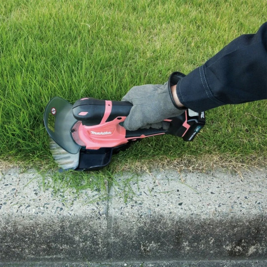 Ruoho- ja pensasleikkurit. 12V UM600DSAP MAKITA