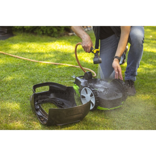 Nurmikon robotti Greenworks OPTIMOW4