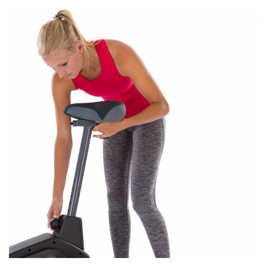 Kuntopyörä TUNTURI CARDIO FIT E30 ERGOMETRILLA