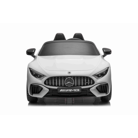 Sähköauto Mercedes Benz AMG SL63, valkoinen