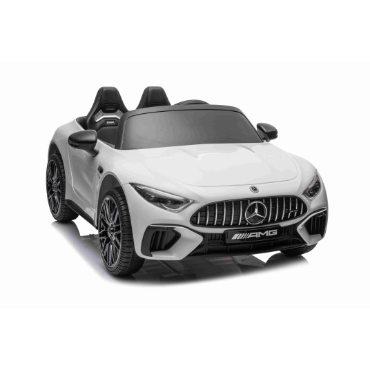 Sähköauto Mercedes Benz AMG SL63, valkoinen