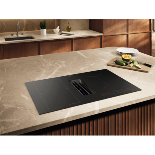 Electrolux ECC83443CZ sisäänrakennettu induktioliesi ja liesituuletin yhdessä laitteessa