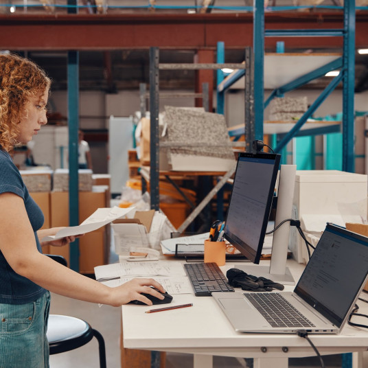 HP ProBook 450 15,6 tuuman G10-kannettava tietokone Kannettava tietokone Kannettava tietokone 512 Gt SSD Wi-Fi 6E (802.11ax) Windows 11 Pro