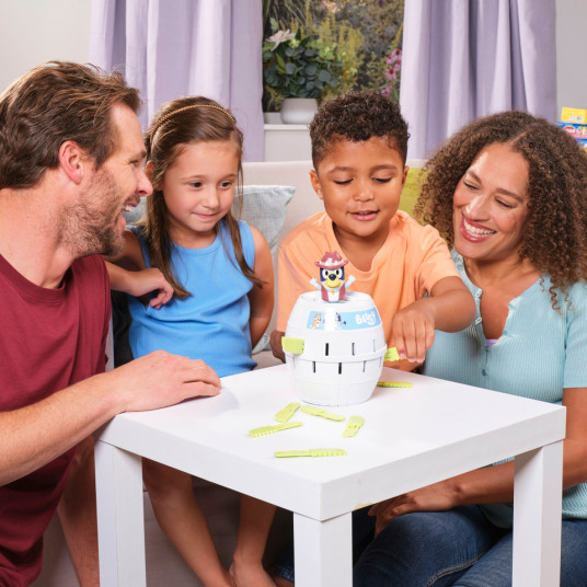TOMY GAMES Peli Pop Up Bluey, T73659